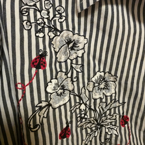 Blair Black and White Striped Shirt With Embroidered Flowers Size 3x - Picture 3 of 11